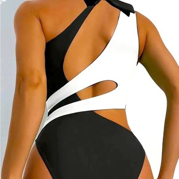 1 Piece 1 Shoulder Asymmetrical High Cut Swimsuit - Picture 2 of 4